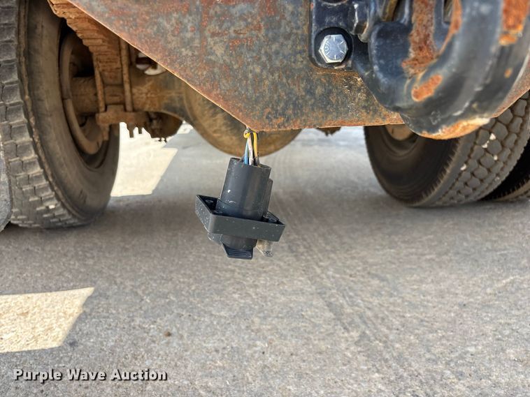 image for item FG0702 1990 International 4900 flatbed truck