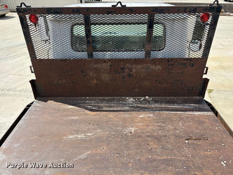 image for item FG0702 1990 International 4900 flatbed truck