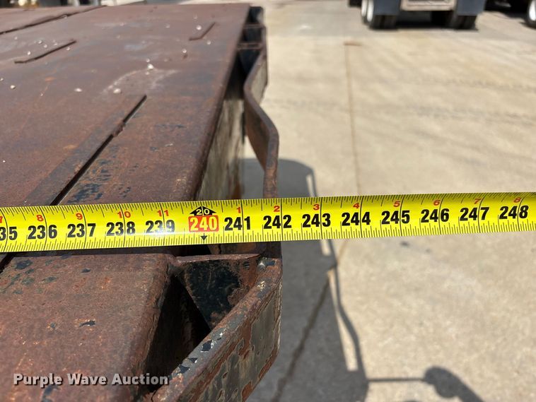 image for item FG0702 1990 International 4900 flatbed truck