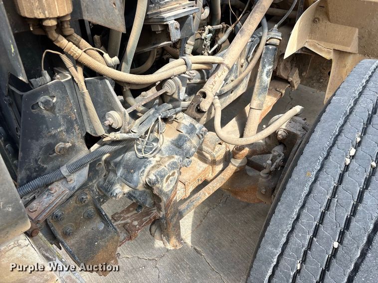 image for item FG0702 1990 International 4900 flatbed truck