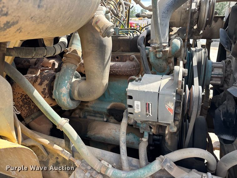 image for item FG0702 1990 International 4900 flatbed truck