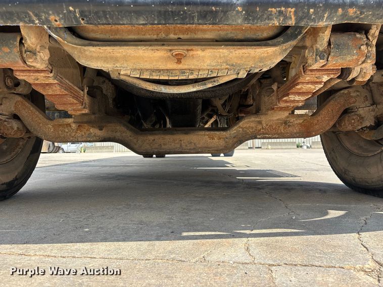 image for item FG0702 1990 International 4900 flatbed truck