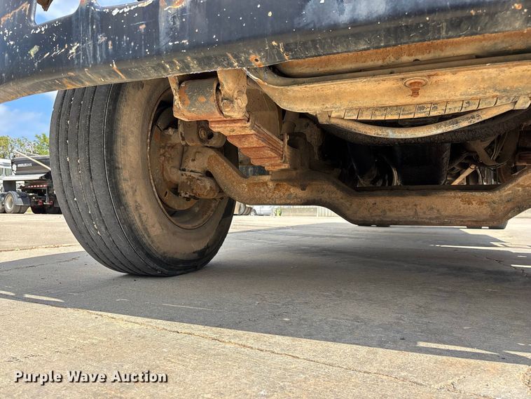 image for item FG0702 1990 International 4900 flatbed truck
