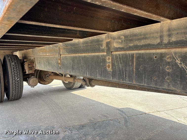 image for item FG0702 1990 International 4900 flatbed truck