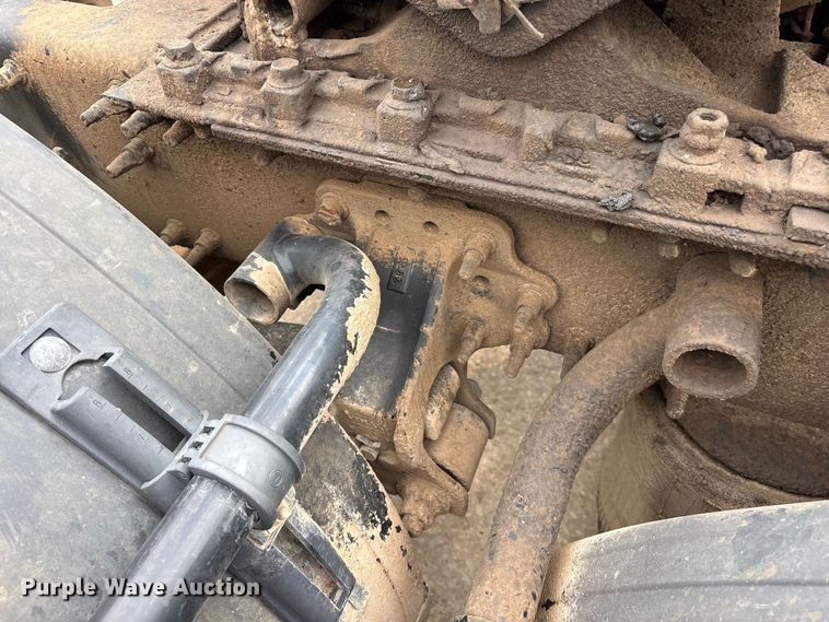 image for item FG0703 2012 Volvo VN semi truck