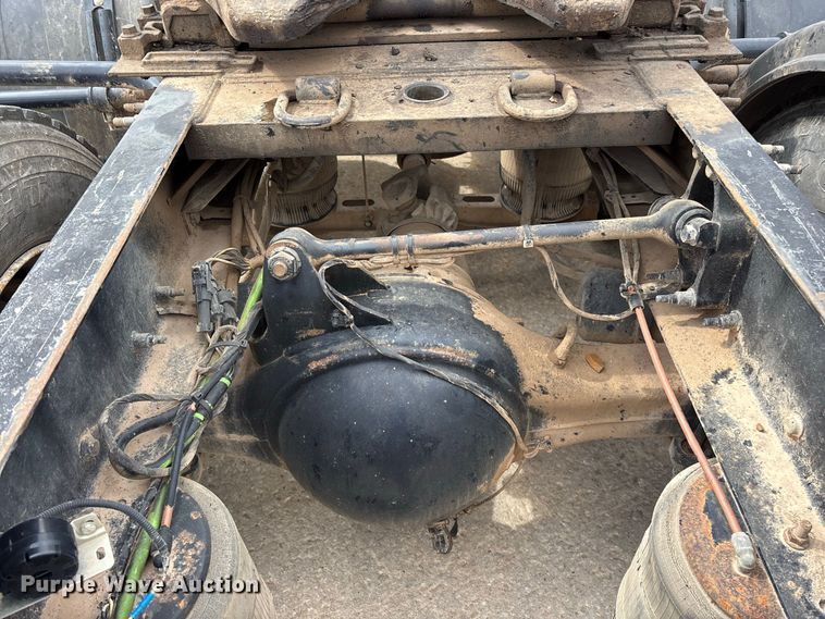 image for item FG0703 2012 Volvo VN semi truck