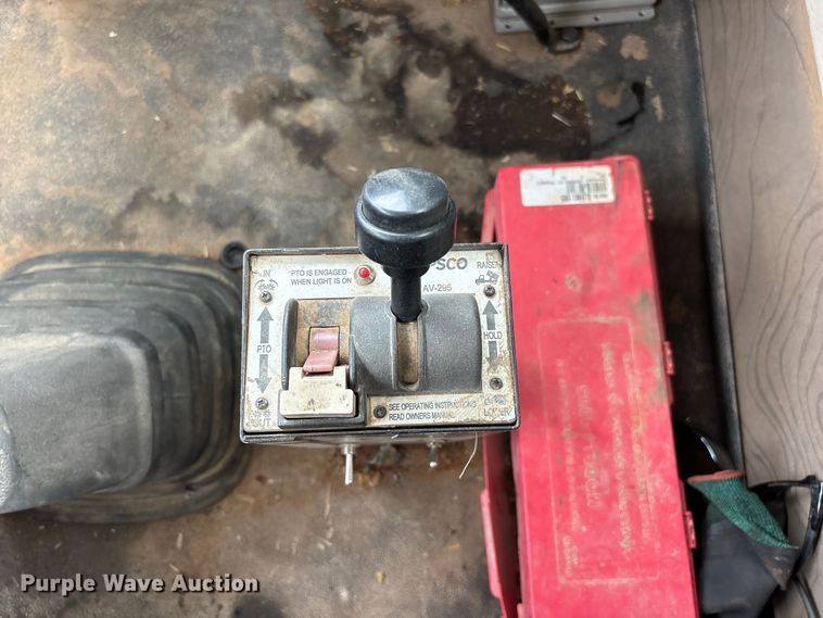 image for item FG0703 2012 Volvo VN semi truck