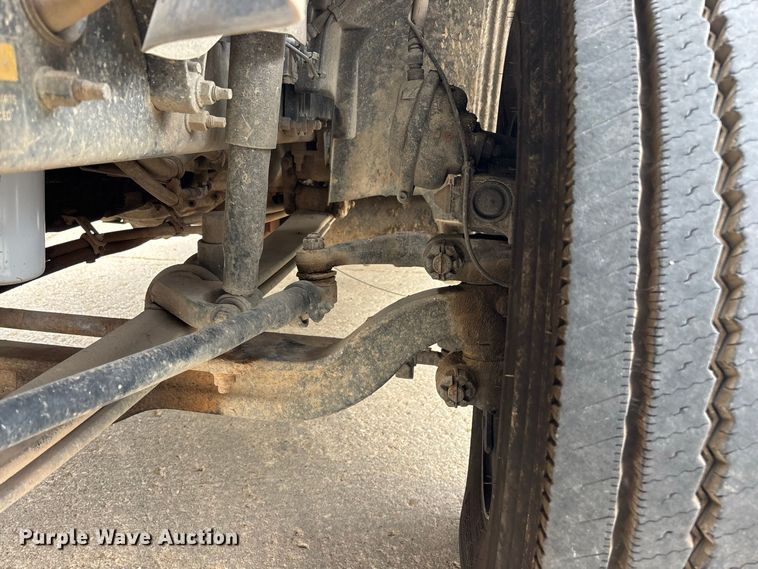 image for item FG0703 2012 Volvo VN semi truck