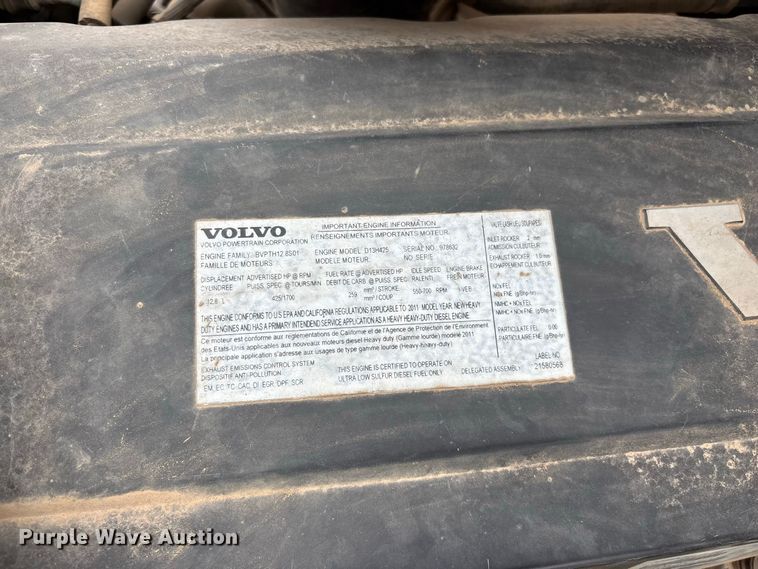 image for item FG0703 2012 Volvo VN semi truck