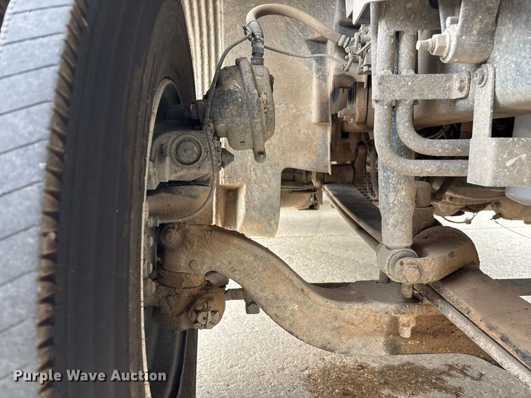 image for item FG0703 2012 Volvo VN semi truck