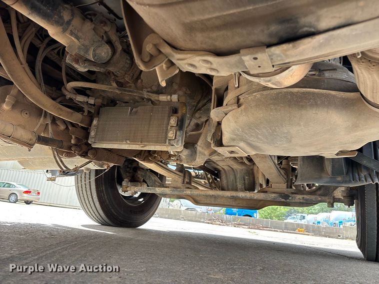 image for item FG0703 2012 Volvo VN semi truck