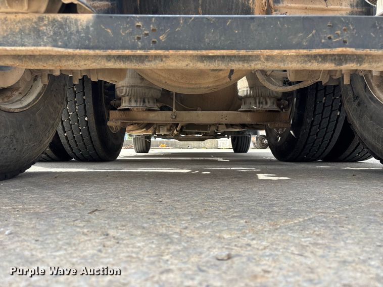 image for item FG0703 2012 Volvo VN semi truck