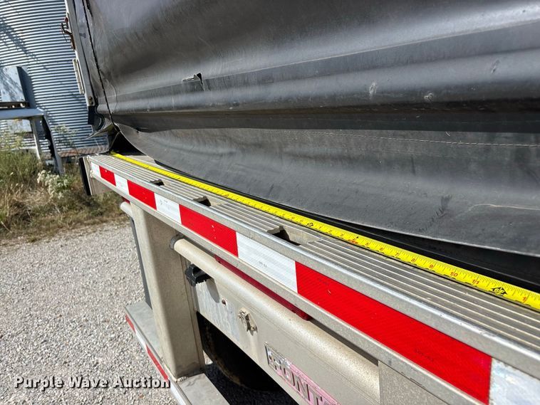 image for item FG0727 2015 Fontaine Revolution 52 conestoga trailer