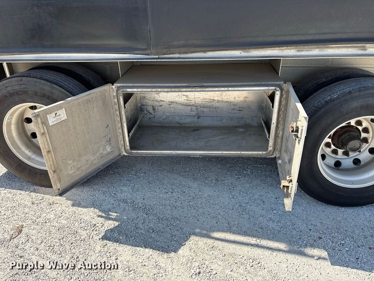 image for item FG0727 2015 Fontaine Revolution 52 conestoga trailer