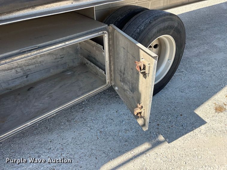 image for item FG0727 2015 Fontaine Revolution 52 conestoga trailer