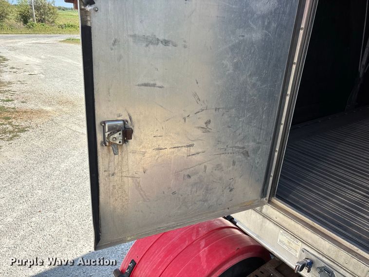 image for item FG0727 2015 Fontaine Revolution 52 conestoga trailer