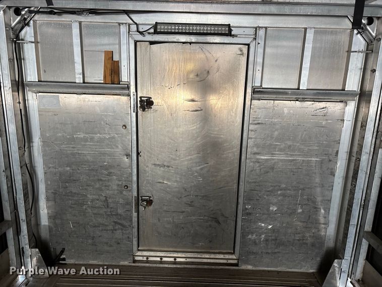 image for item FG0727 2015 Fontaine Revolution 52 conestoga trailer