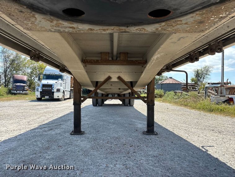 image for item FG0727 2015 Fontaine Revolution 52 conestoga trailer