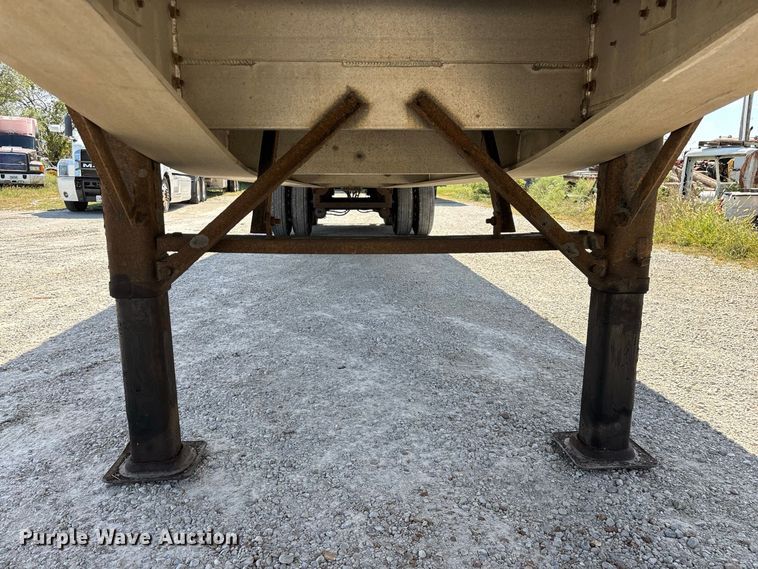 image for item FG0727 2015 Fontaine Revolution 52 conestoga trailer