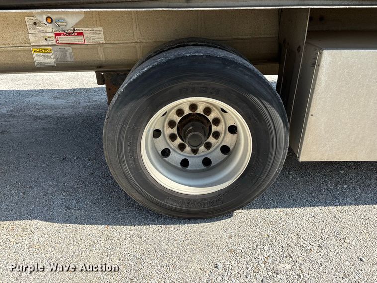 image for item FG0727 2015 Fontaine Revolution 52 conestoga trailer