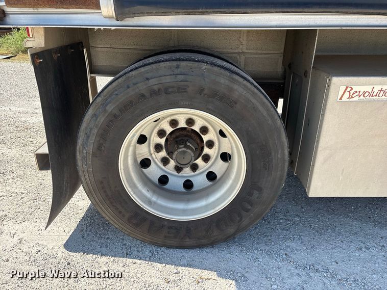 image for item FG0727 2015 Fontaine Revolution 52 conestoga trailer