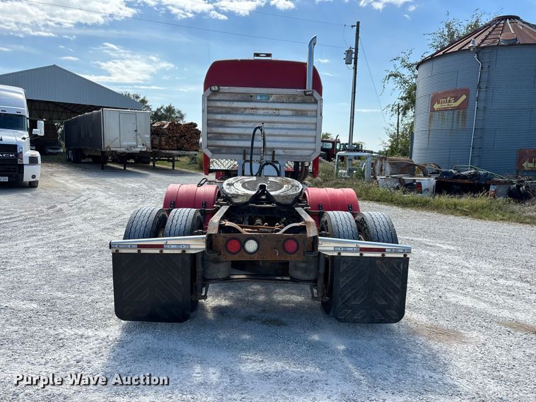 image for item FG0728 1999 Mack CH613 semi truck