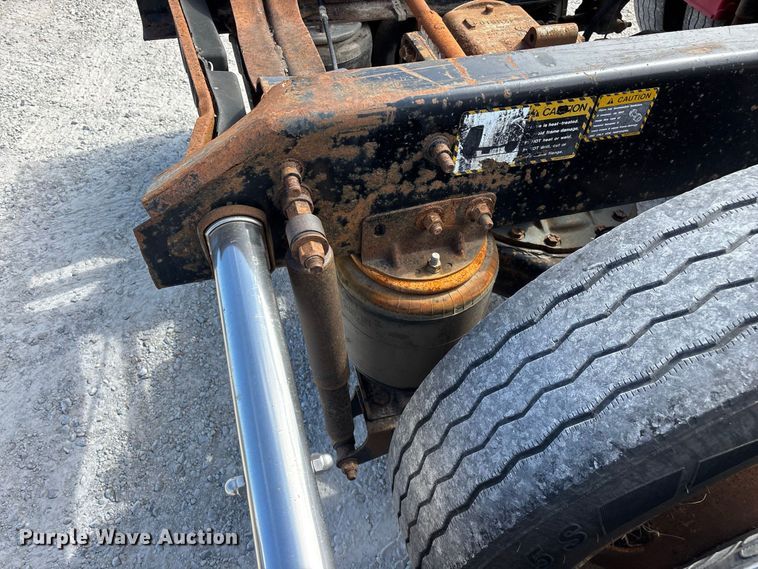 image for item FG0728 1999 Mack CH613 semi truck