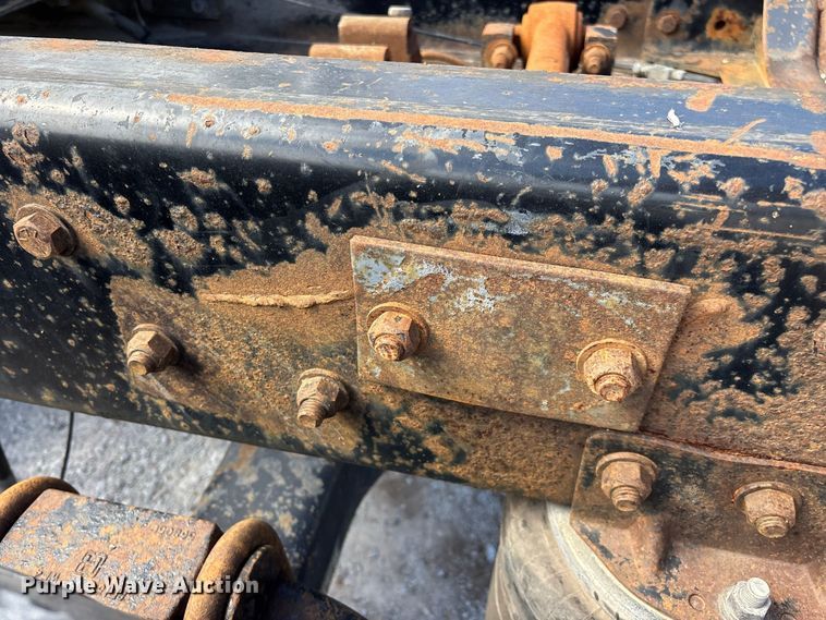 image for item FG0728 1999 Mack CH613 semi truck