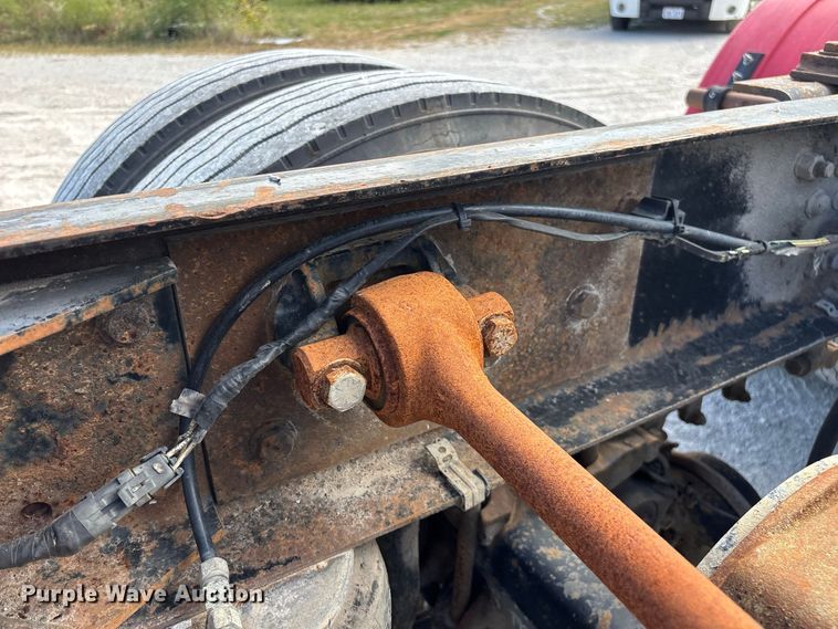 image for item FG0728 1999 Mack CH613 semi truck