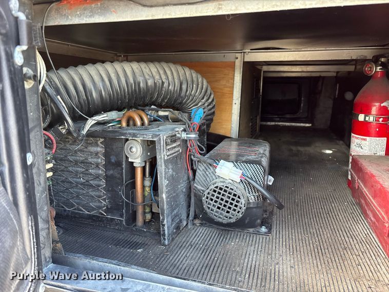 image for item FG0728 1999 Mack CH613 semi truck