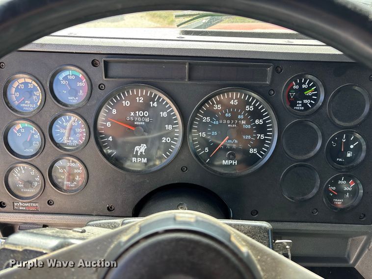 image for item FG0728 1999 Mack CH613 semi truck