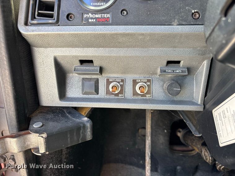image for item FG0728 1999 Mack CH613 semi truck