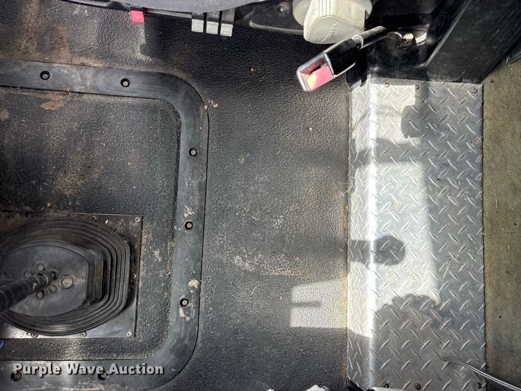 image for item FG0728 1999 Mack CH613 semi truck