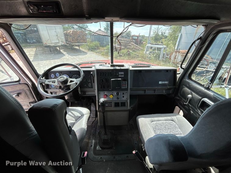 image for item FG0728 1999 Mack CH613 semi truck