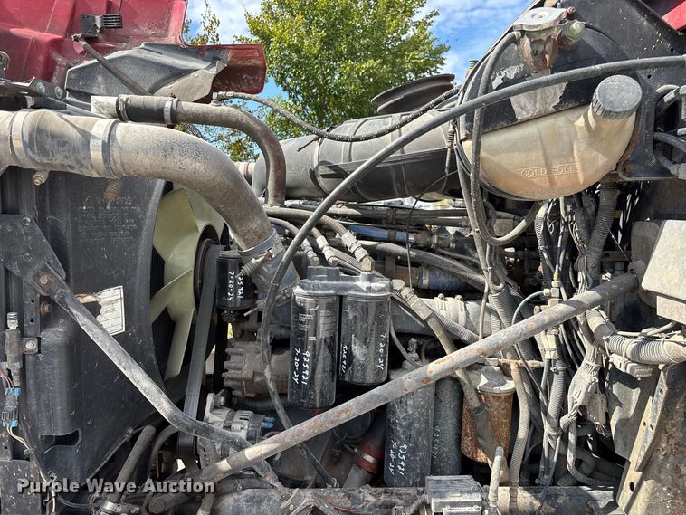 image for item FG0728 1999 Mack CH613 semi truck