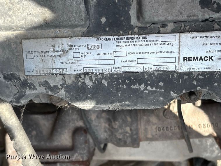 image for item FG0728 1999 Mack CH613 semi truck