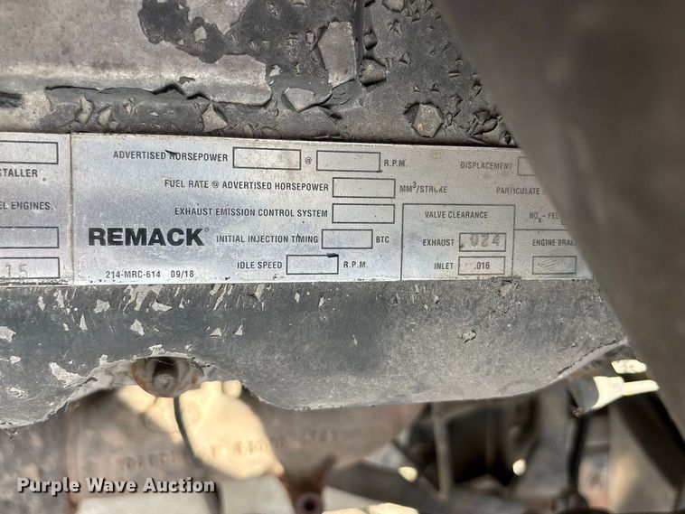 image for item FG0728 1999 Mack CH613 semi truck