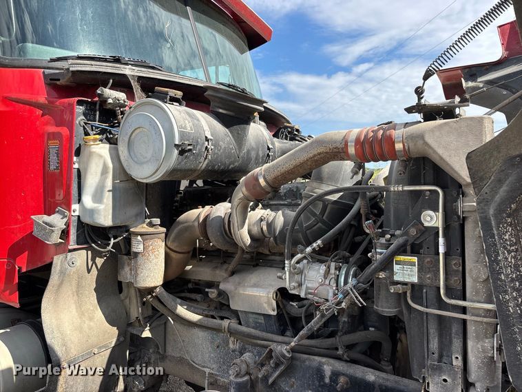 image for item FG0728 1999 Mack CH613 semi truck