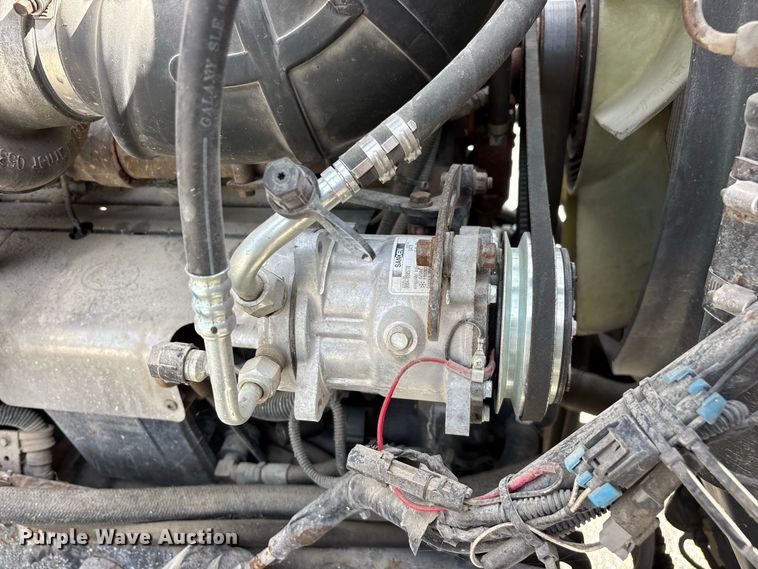 image for item FG0728 1999 Mack CH613 semi truck