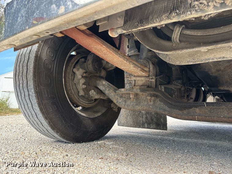 image for item FG0728 1999 Mack CH613 semi truck