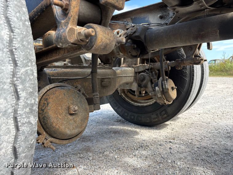 image for item FG0728 1999 Mack CH613 semi truck
