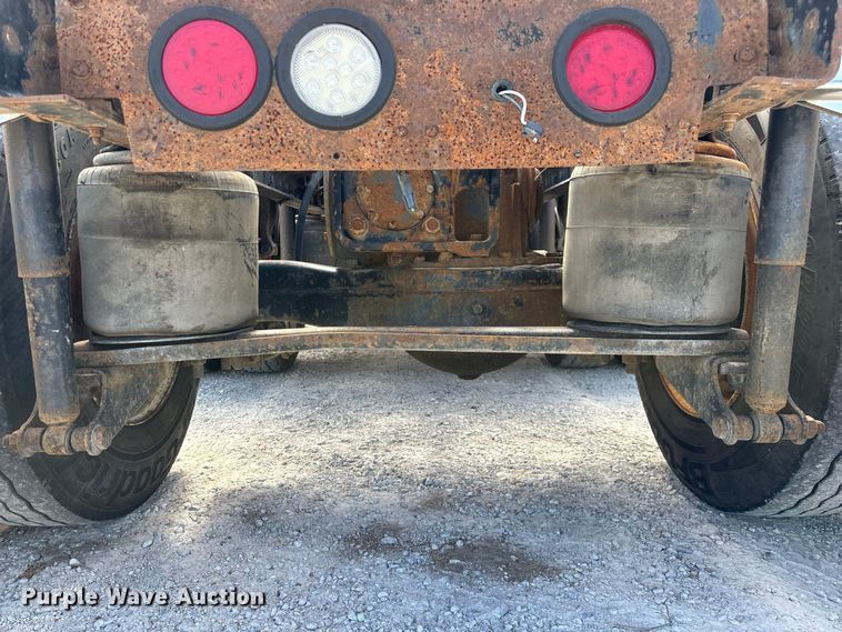image for item FG0728 1999 Mack CH613 semi truck
