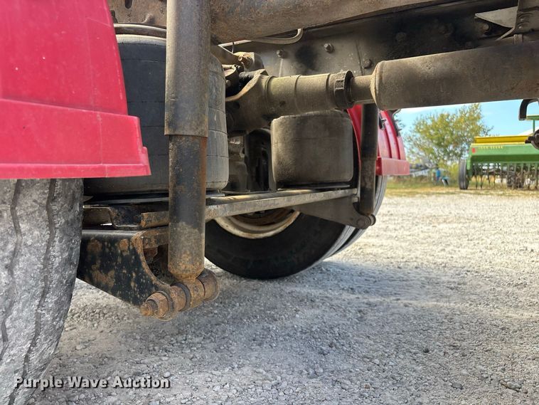 image for item FG0728 1999 Mack CH613 semi truck