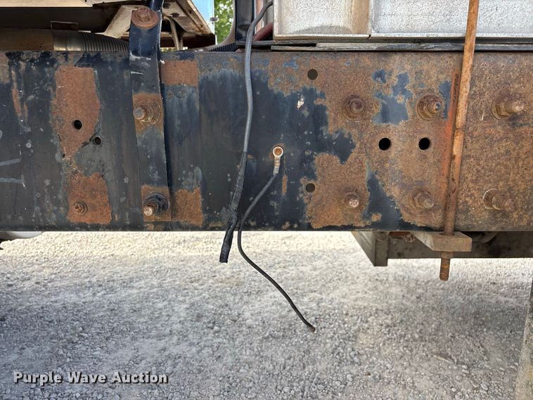 image for item FG0728 1999 Mack CH613 semi truck
