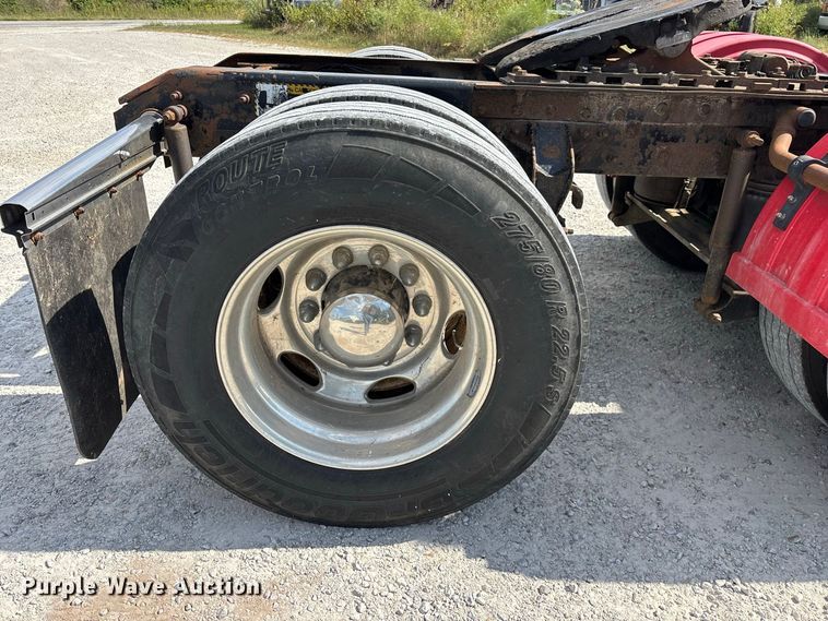 image for item FG0728 1999 Mack CH613 semi truck