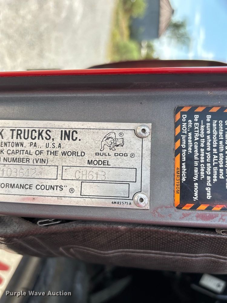 image for item FG0728 1999 Mack CH613 semi truck