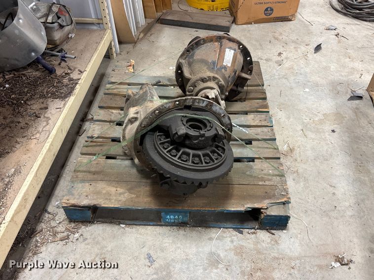 image for item FG0734 (2) Spicer semi truck differentials