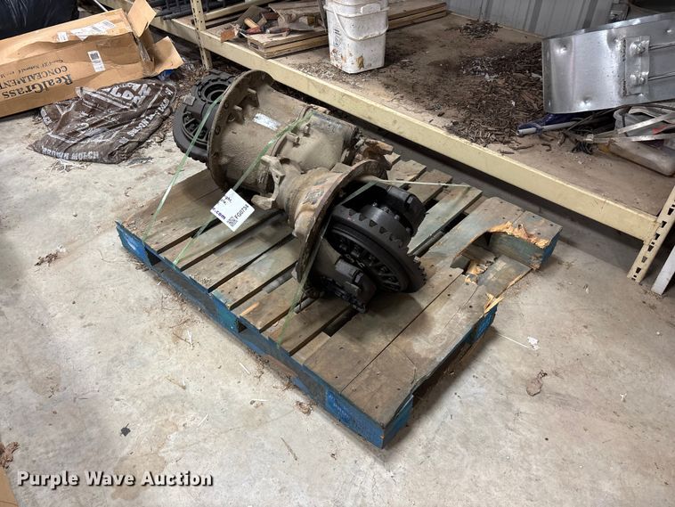 image for item FG0734 (2) Spicer semi truck differentials