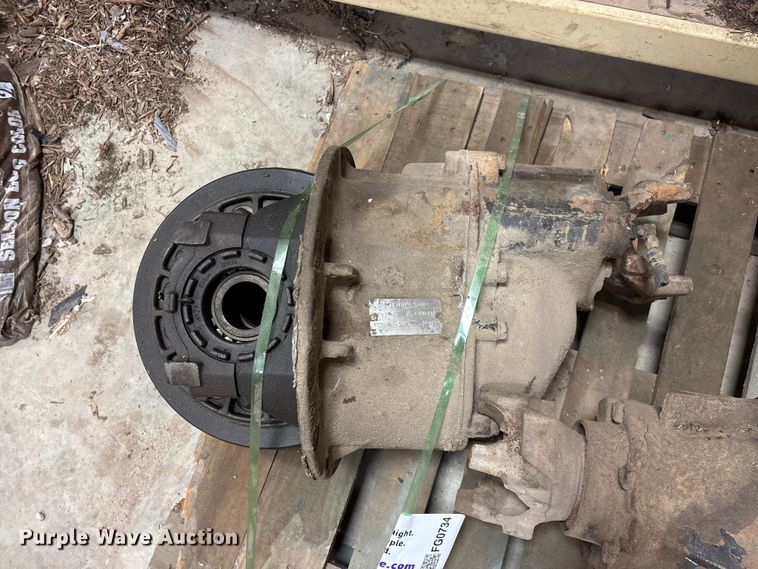 image for item FG0734 (2) Spicer semi truck differentials