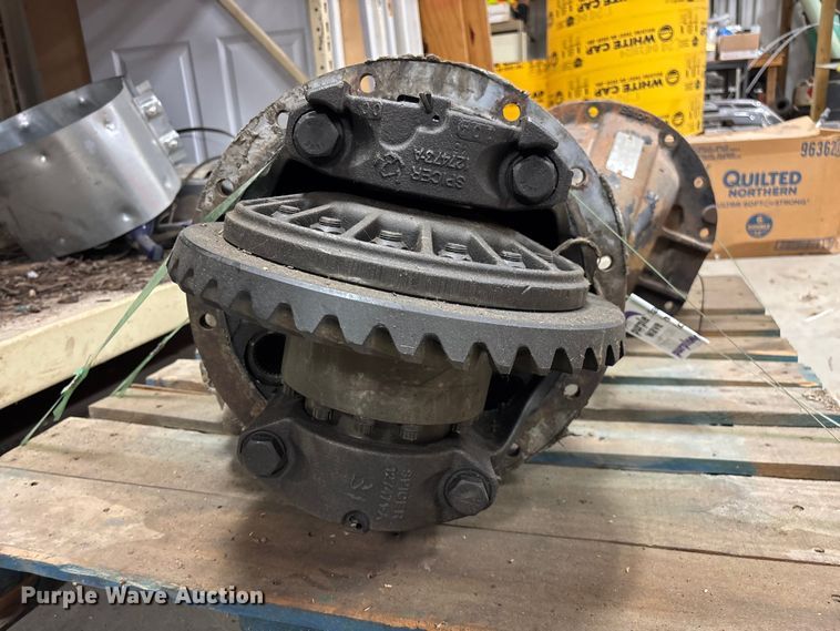 image for item FG0734 (2) Spicer semi truck differentials
